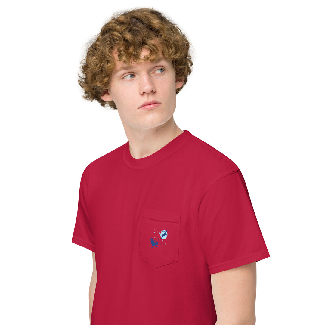 Alpaca'in Christmas Hos Unisex garment-dyed pocket t-shirt