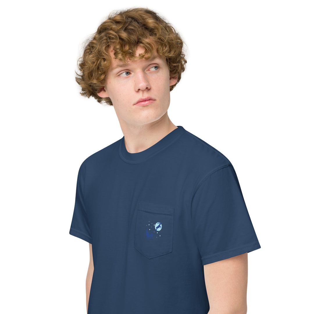 Alpaca'in Christmas Hos Unisex garment-dyed pocket t-shirt