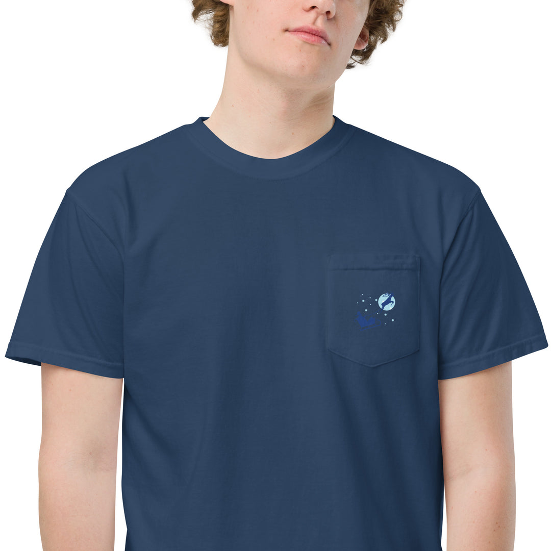 Alpaca'in Christmas Hos Unisex garment-dyed pocket t-shirt